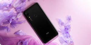 Telefon Redmi Y3 v černé variantě