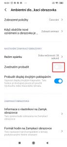 Aktivujte volbu Zvednutím probudit