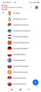 Klepněte na tři čárky v levém horním rohu