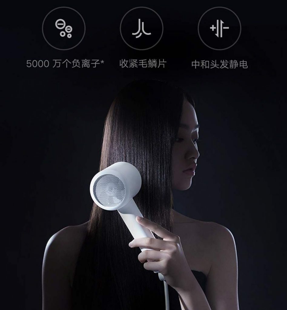 Vysoušeč vlasů přichází s vestavěným generátorem negativních iontů