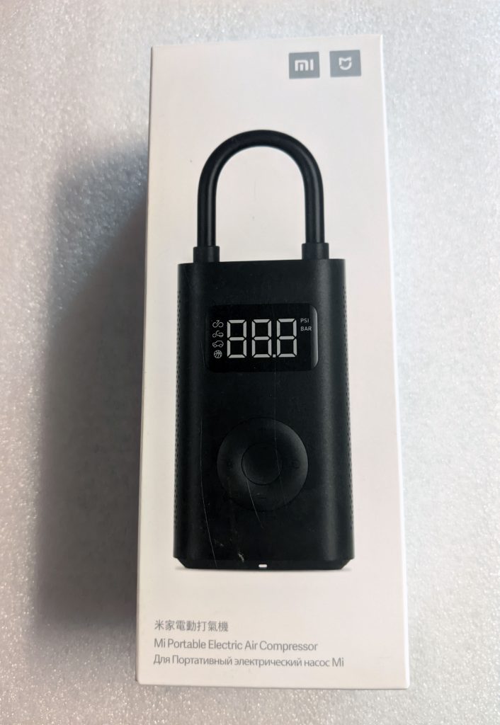 Recenze Xiaomi Mi Portable Electric Air Compressor začíná rozbalováním