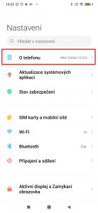 Jděte do sekce O telefonu