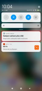 Klepněte na položku Nabíjení zařízení přes USB