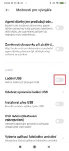 Povolte položku Ladění USB