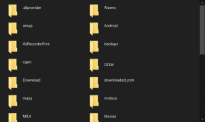 Uvidíte složky a soubory uložené v paměti telefonu či na paměťové kartě