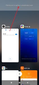 Přetáhněte k horní hraně tu, jež bude v horní polovině obrazovky