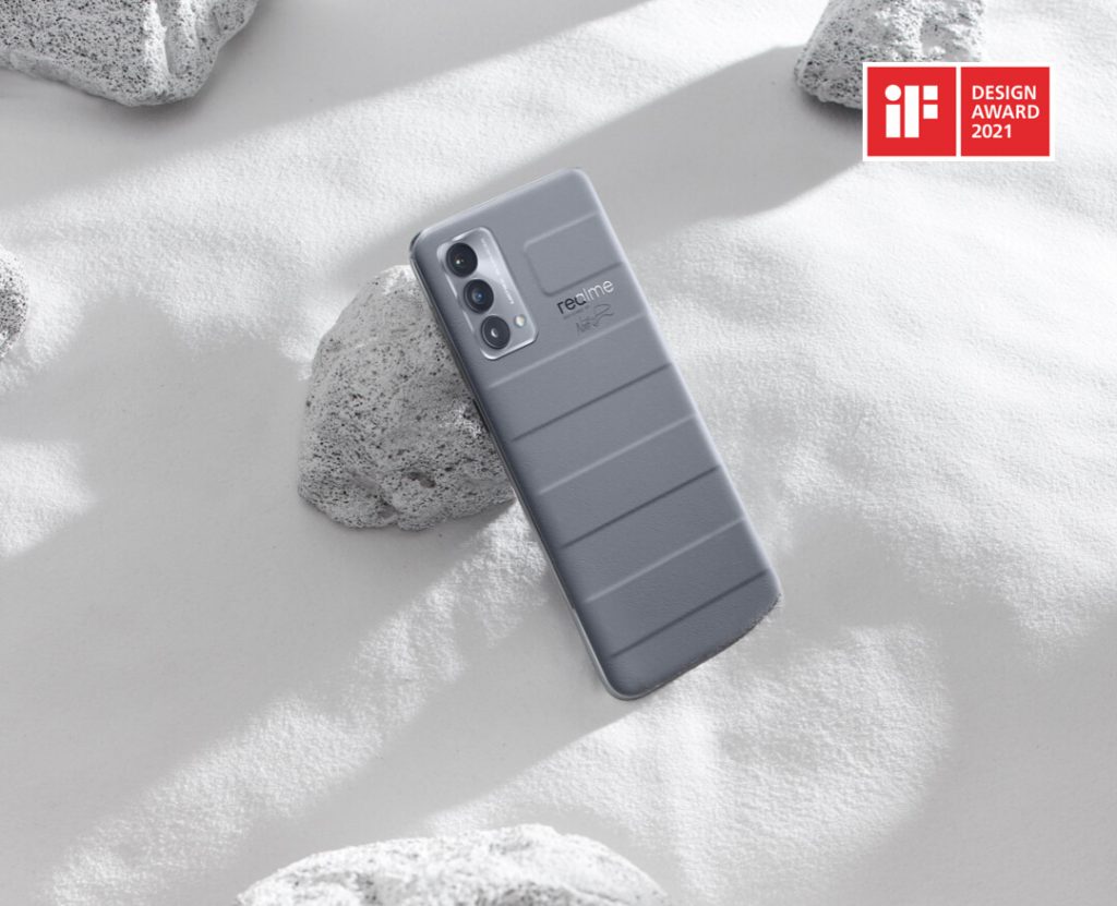 Šedá verze Realme GT Master zaujme kufříkovým designem