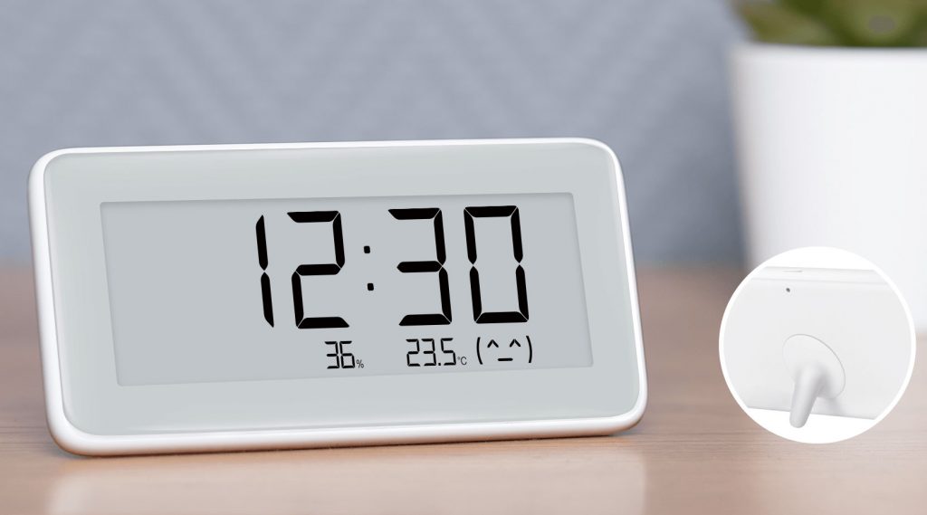 Hodiny s teploměrem a vlhkoměrem