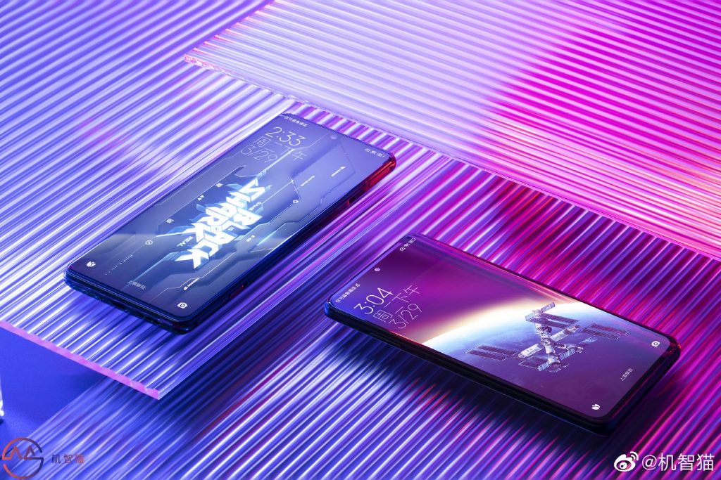 Novinky sázejí na AMOLED displej