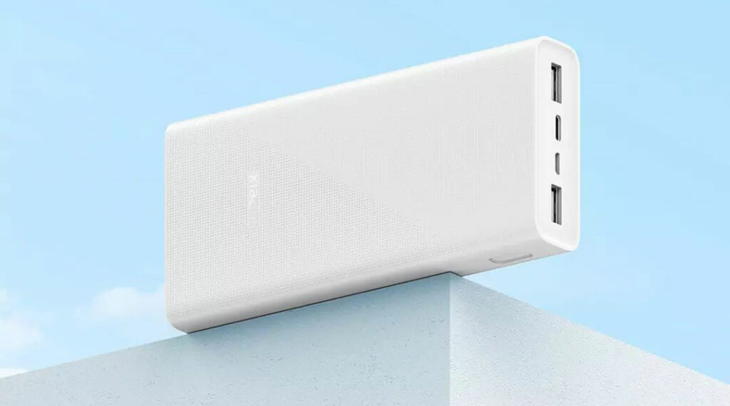 Tělo je z matného bílého plastu