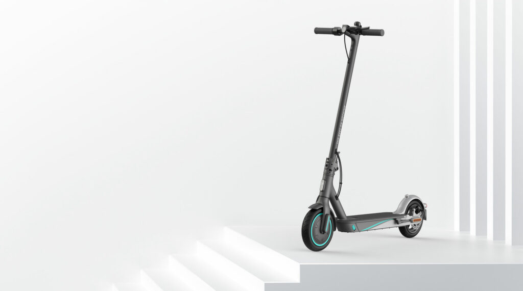 Koloběžka v barvách stáje formule 1