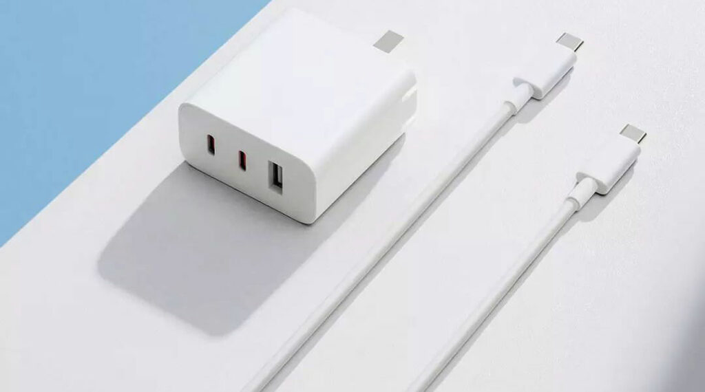 Součástí balení je také kabel