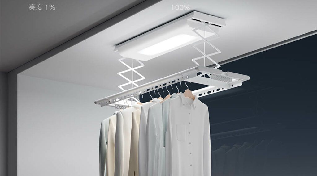 Zastane roli stropního svítidla