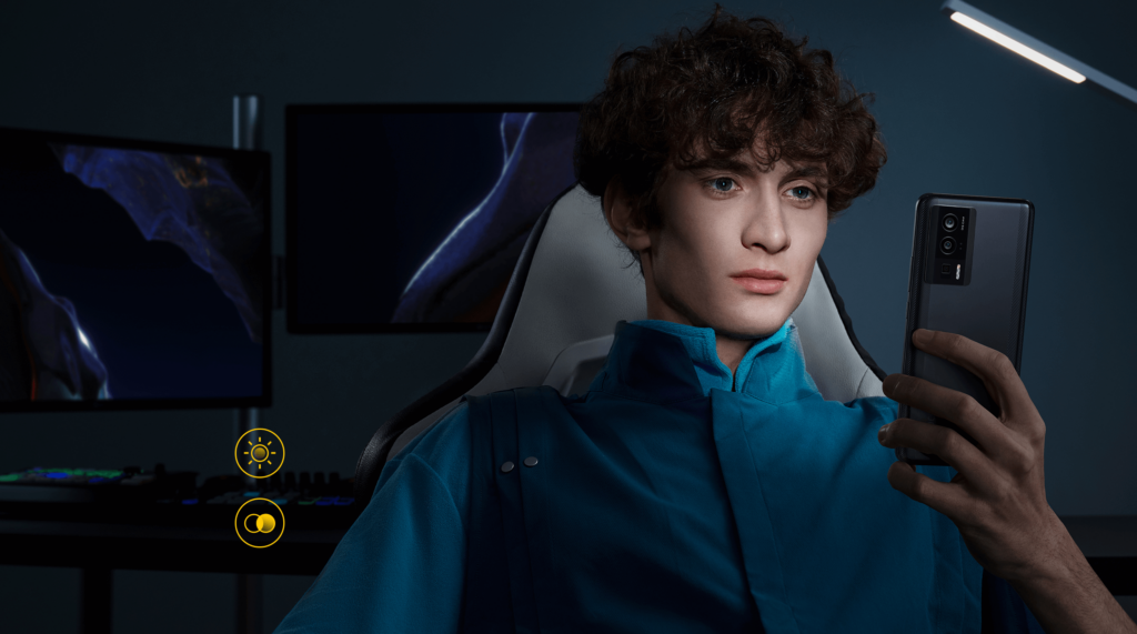 Černá verze s imitací kevlarových vláken