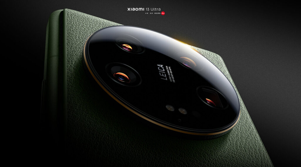 Čtyři 50Mpx fotoaparáty s optikou Leica