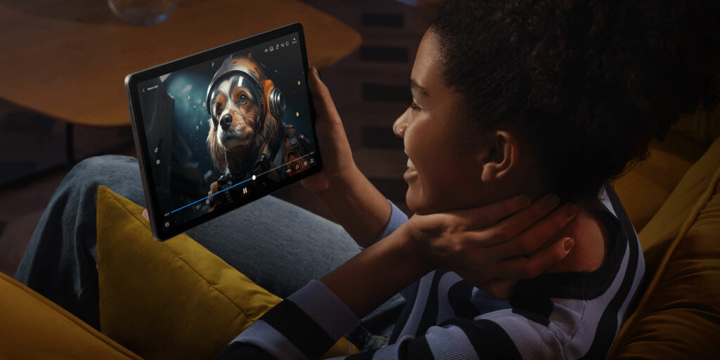 Rámečky okolo obrazovky jsou relativně tenké