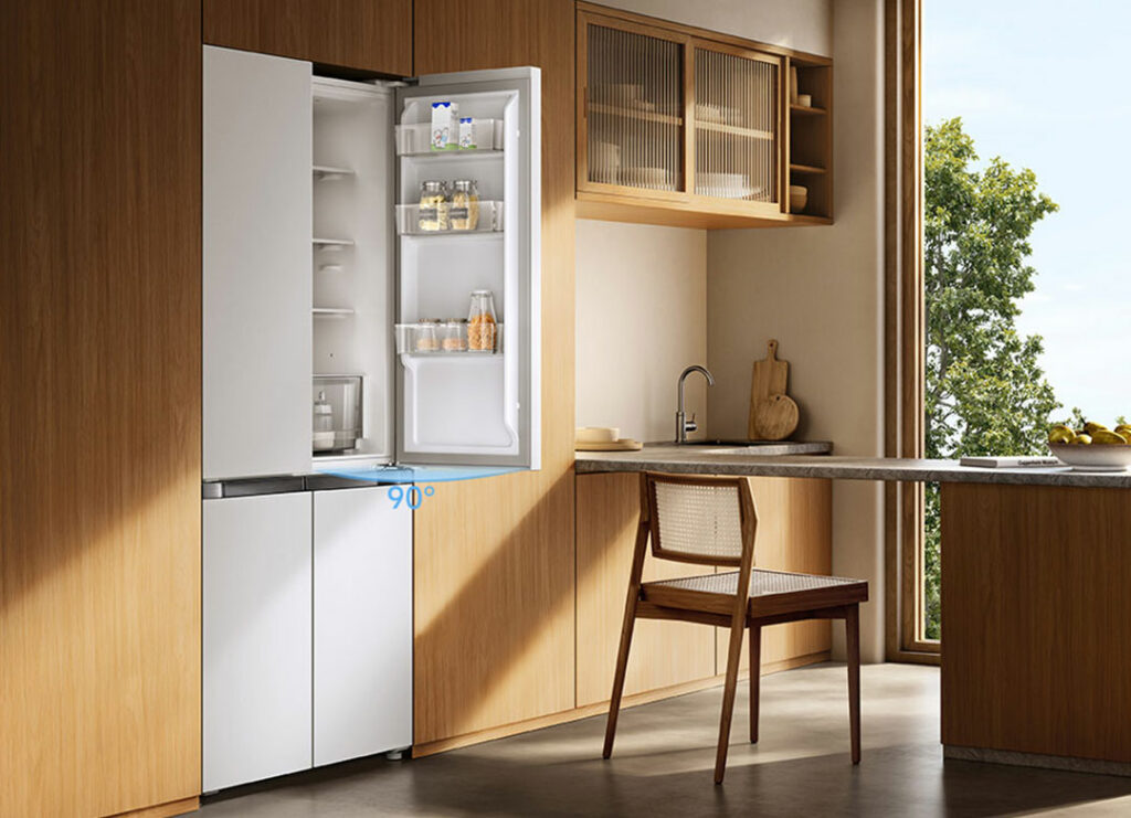 Dvířka se otevírají v úhlu 90°