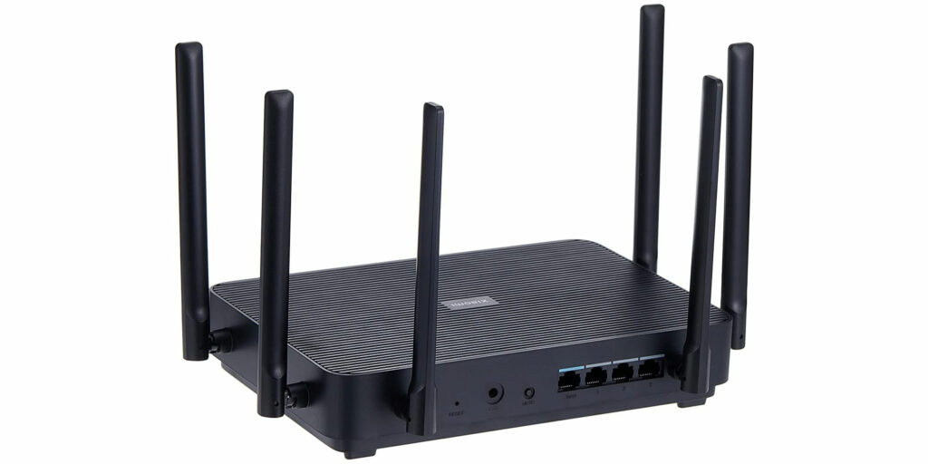 Na zadní straně zařízení se nacházejí čtyři porty