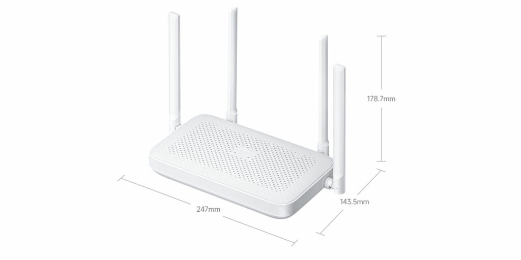 Po nainstalování a rozložení čtyř externích antén narostou rozměry na 247 × 143,5 × 178,7 milimetrů