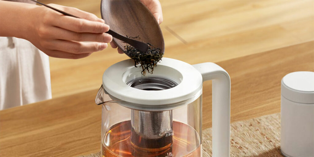 Inovativním a praktickým prvkem je dvojitá konstrukce víka