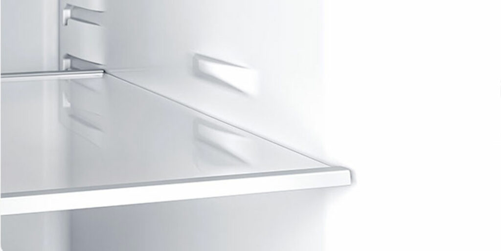 Nastavitelná pozice polic v chladničce