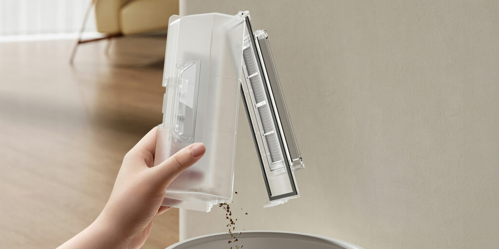 Snadné vysypávání nádobky s nečistotami