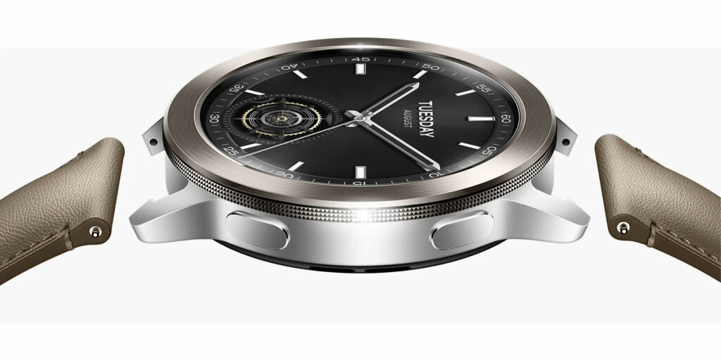 Řemínek je uchycen klasickým způsobem