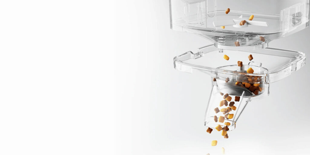 Rozšířené míchací lopatky zaručují plynulé vydávání krmiva