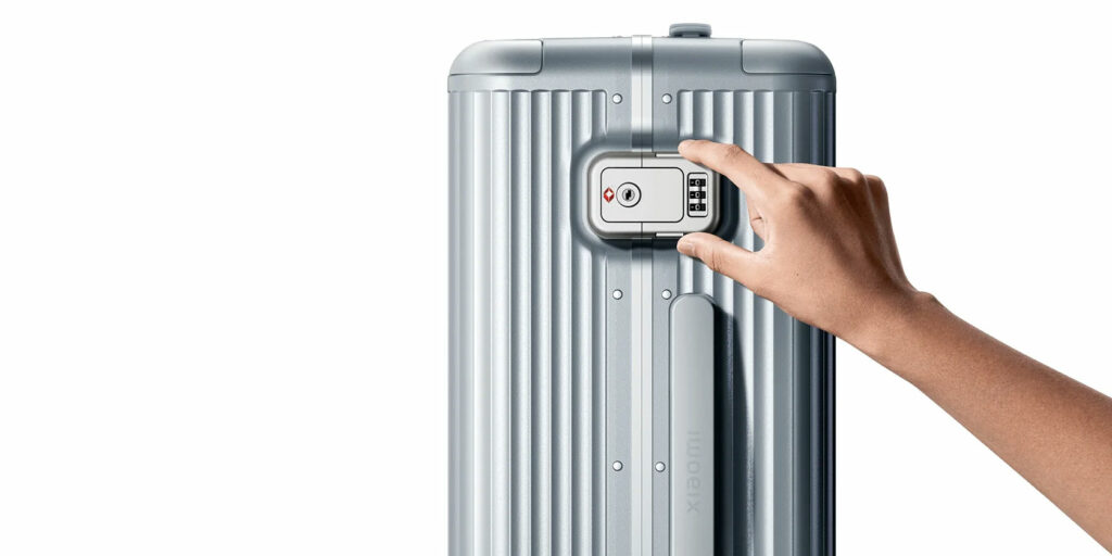 Kufry Xiaomi Aluminum Frame Luggage jsou vybaveny dvěma TSA zámky
