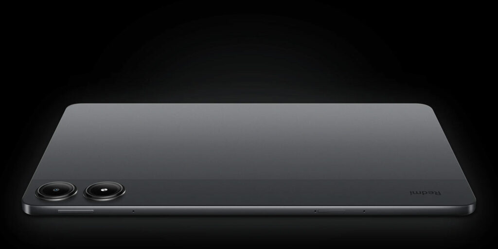 Tablet má hliníkový rám a ze stejného materiálu jsou vyrobena i jeho záda