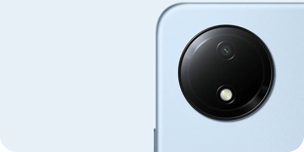 Hlavní fotoaparát s rozlišením 8 Mpx