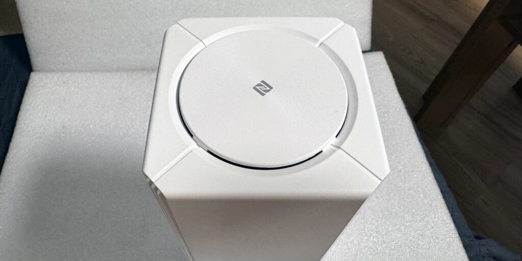 NFC modul v horní části