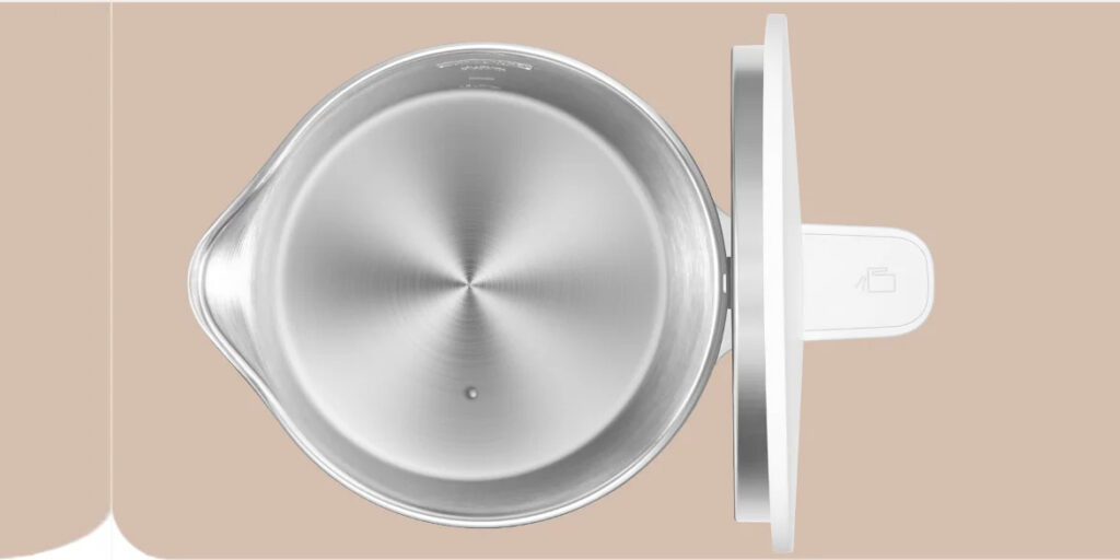 Vnitřní část konvice je vyrobena z nerezové oceli 304