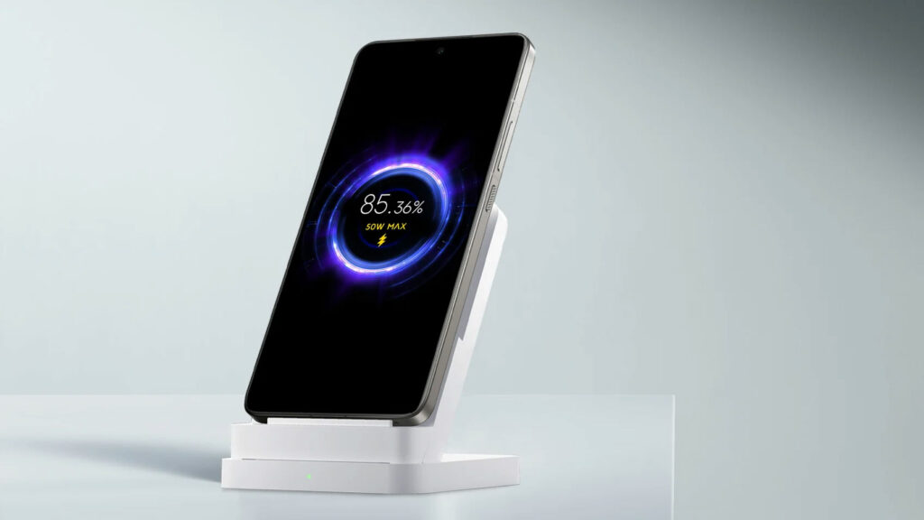 Bezdrátová nabíječka Xiaomi 50W Wireless Charging Stand Pro má tvar stojánku