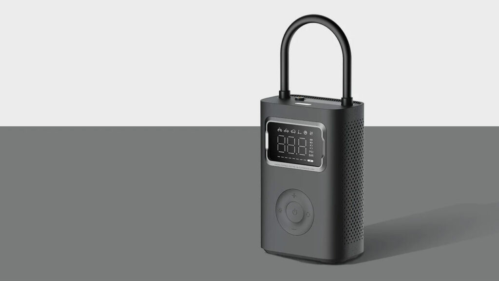 Díky rozměrům 152 × 100 × 63 milimetrů ho můžete mít neustále po ruce