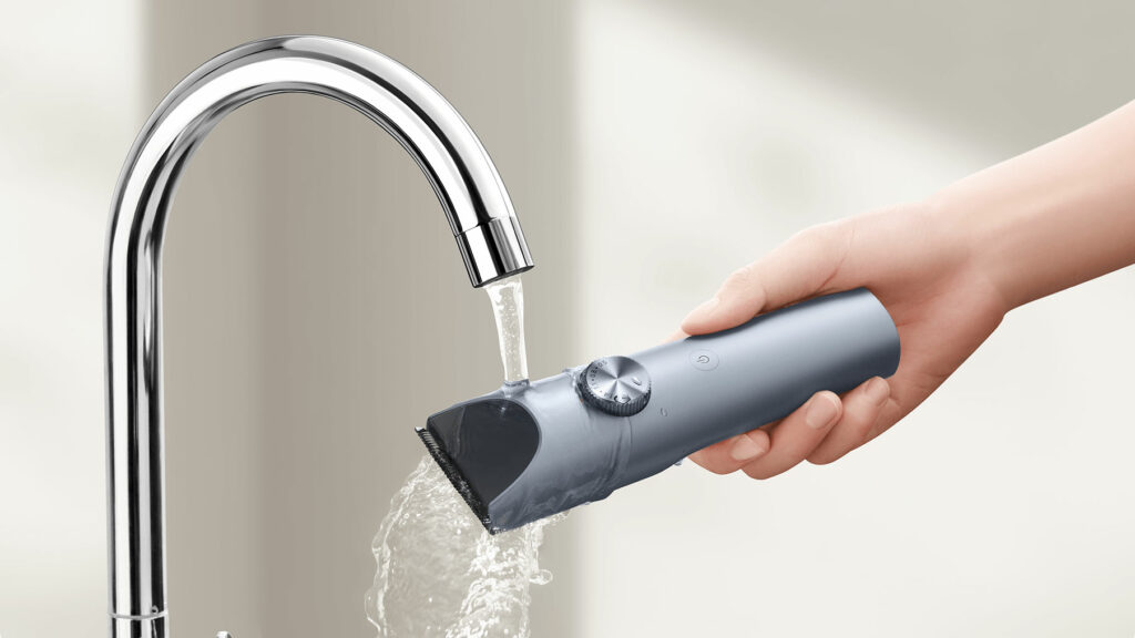 Přístroj lze oplachovat pod tekoucí vodou