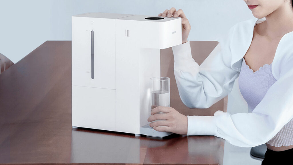 Na globální trh přichází chytrý výdejník vody Xiaomi Smart Water Dispenser (Hot and Cold)