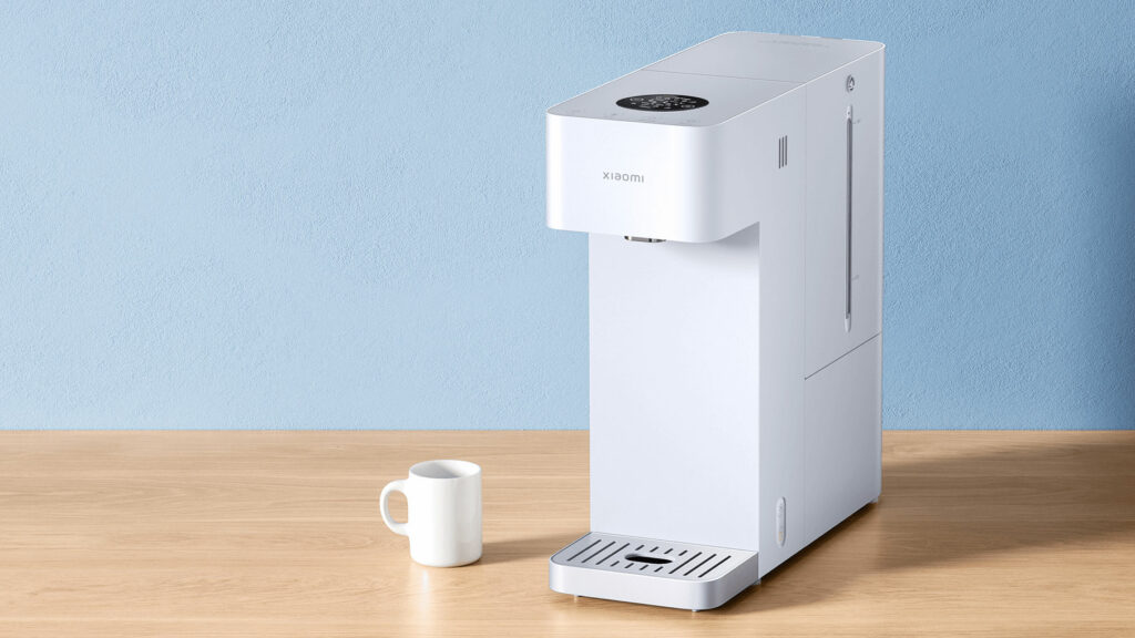 Výdejník vody od Xiaomi umí vydávat vroucí i studenou vodu