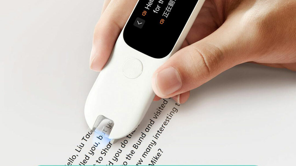 Jednou z unikátních funkcí je bilingvní obsah synchronizovaný se školními osnovami