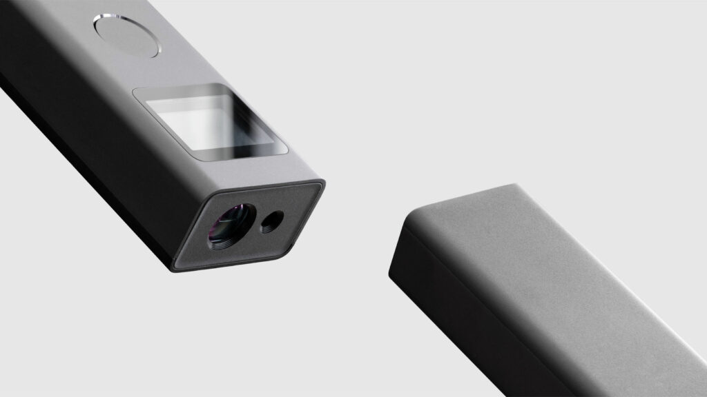 Ovládání zařízení je řešeno jediným kruhovým tlačítkem