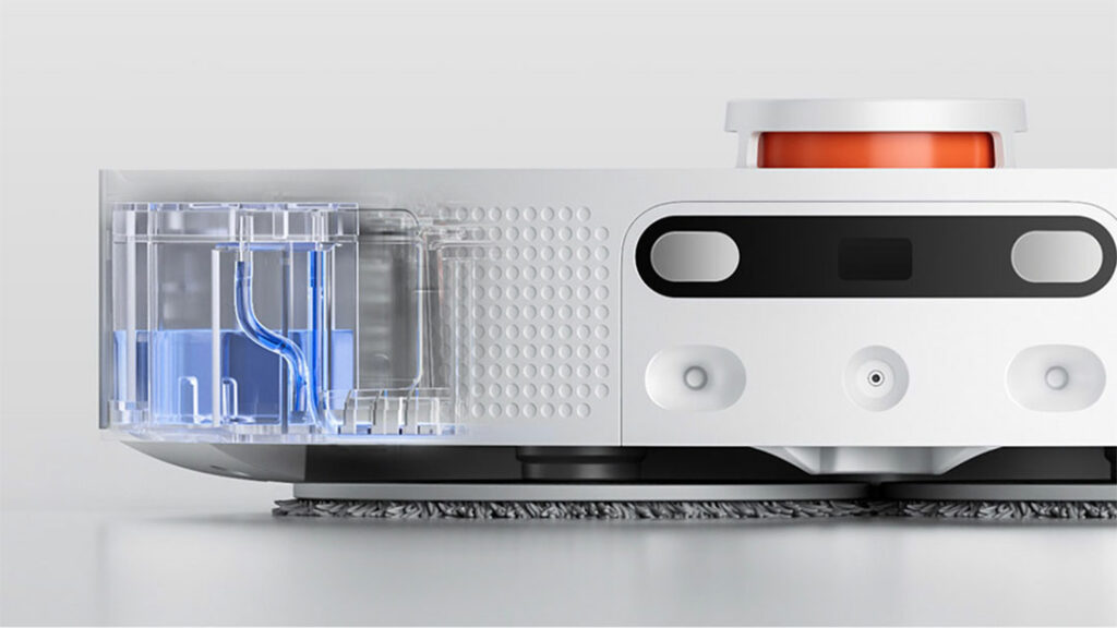 Nádržka na vodu a rotující mopy