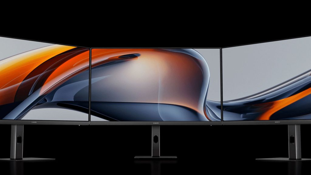 Design monitoru je minimalistický s tenkými rámečky na třech stranách