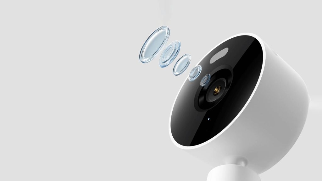 Objektiv má široký úhel záběru 128 stupňů