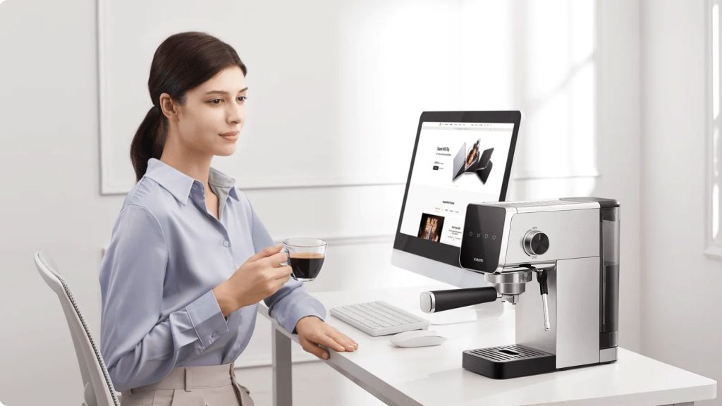 Poloautomatický pákový kávovar Xiaomi je vybaven zásobníkem na vodu o objemu 0,9 litru