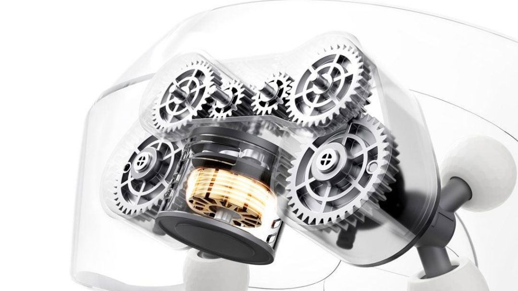 Bezkartáčový motor pohání dvě skupiny masážních hlavic