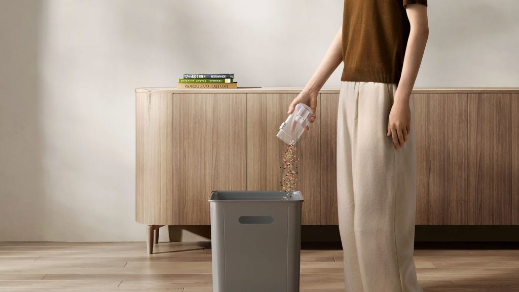 Snadné vyjímání a vysypávání nádobky na prach