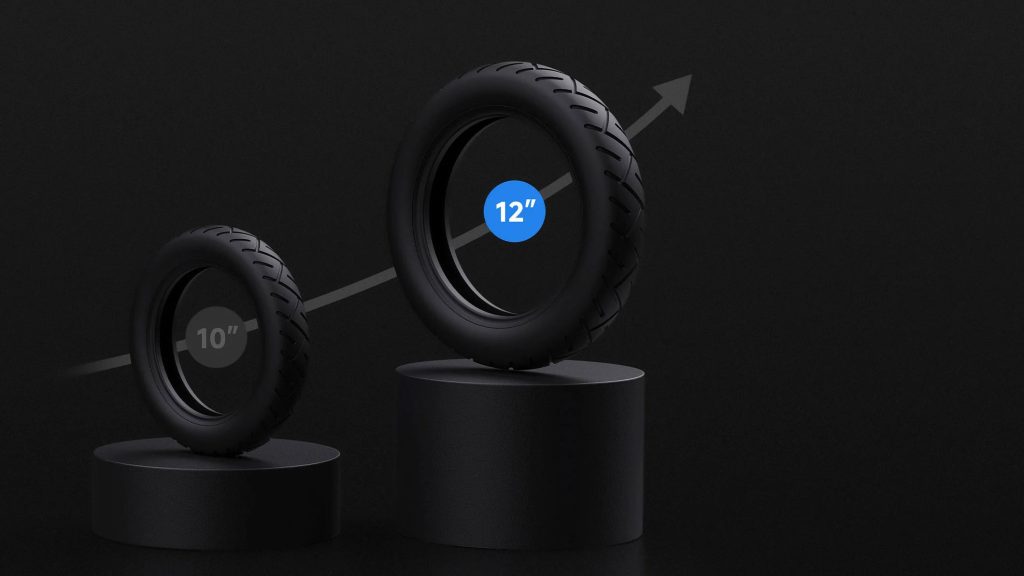 Zásadním vylepšením proti předchozím generacím jsou velká, 12palcová bezdušová kola