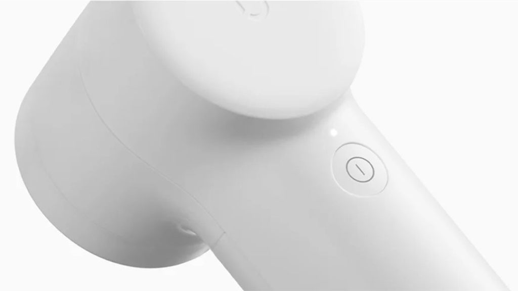 Indikační dioda je chytře skrytá