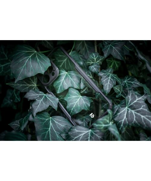 Tactical Quantum Stealth Kryt pro Apple iPhone 14 Clear/Black