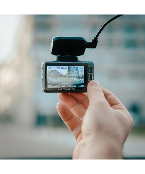 LAMAX T8 kamera do auta